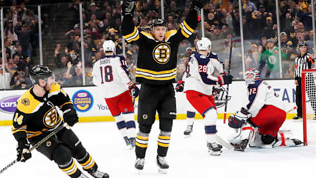 charlie-coyle-bruins-blue-jackets.jpg